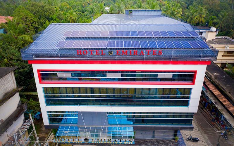 Hotel Emirates Kannangad Luaran gambar